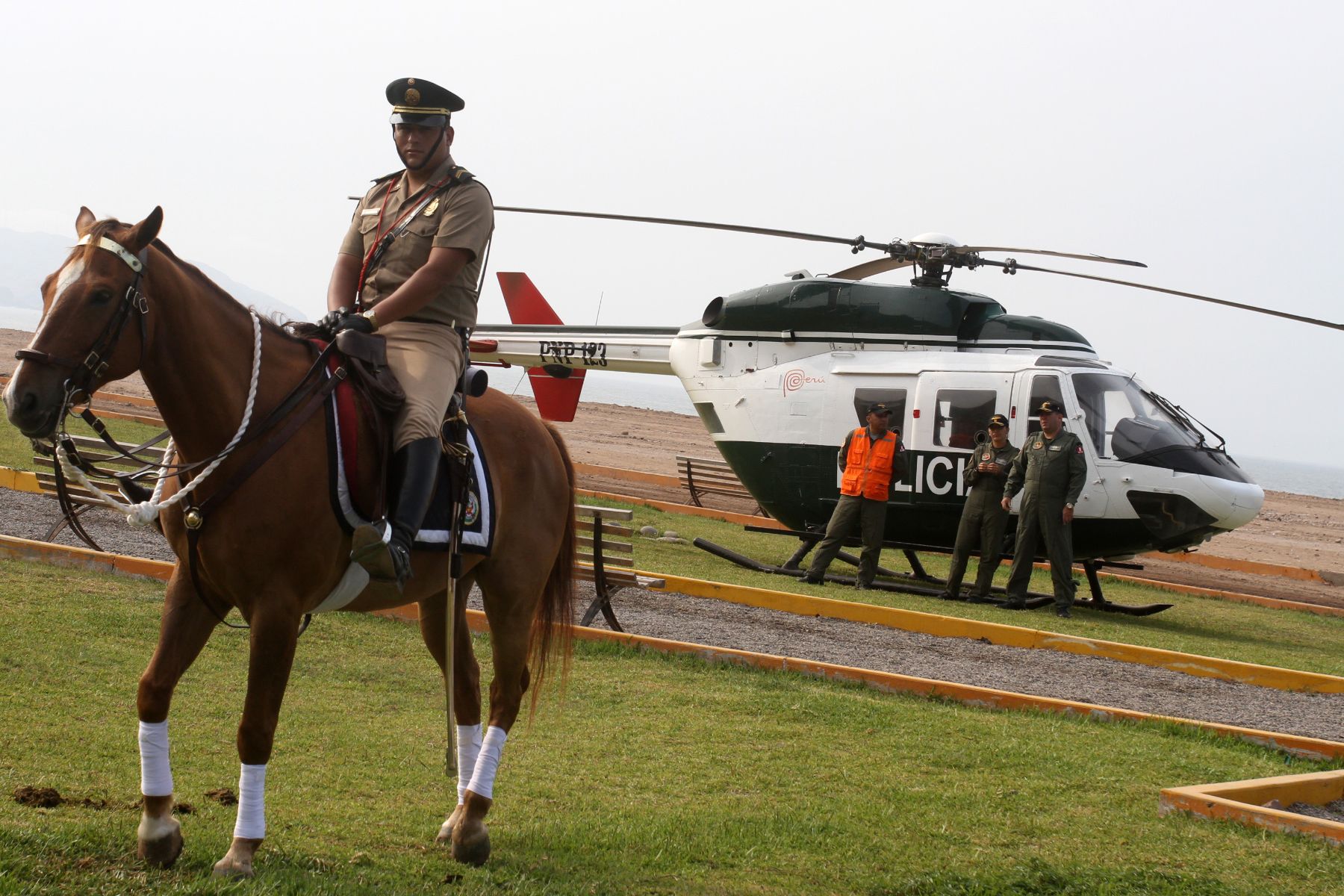 LIMA, PERÚ - ENERO 03. La Policia Nacional adopta medidas de seguridad para el próximo Rally Dakar. Foto: ANDINA/Marco del Río
