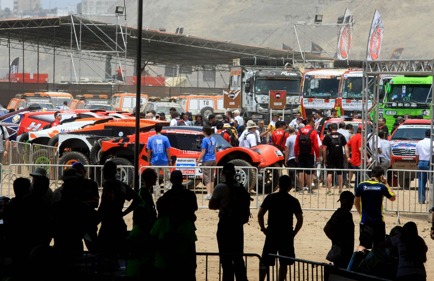 LIMA, PERÚ-ENERO 04. Últimas revisiones técnicas a los vehículos competidores del Dakar 2013.

Foto:ANDINA / Juan Carlos Guzmán Negrini.