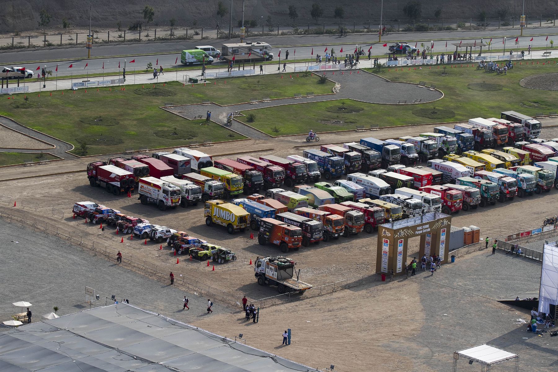 LIMA, PERÚ - ENERO 05. Vistas aéreas de la partida del Rally Dakar. Foto: ANDINA/Marco del Río