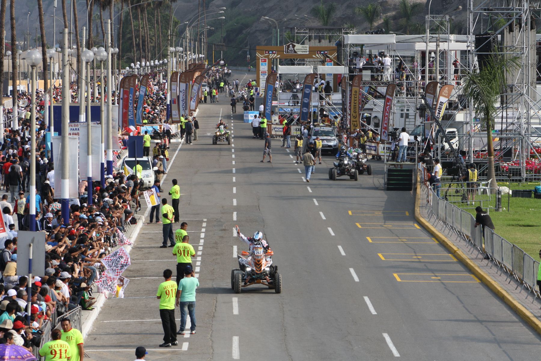 LIMA, PERÚ - ENERO 05. Competidores del Rally Dakar  Foto: ANDINA / Juan Carlos  Chavez