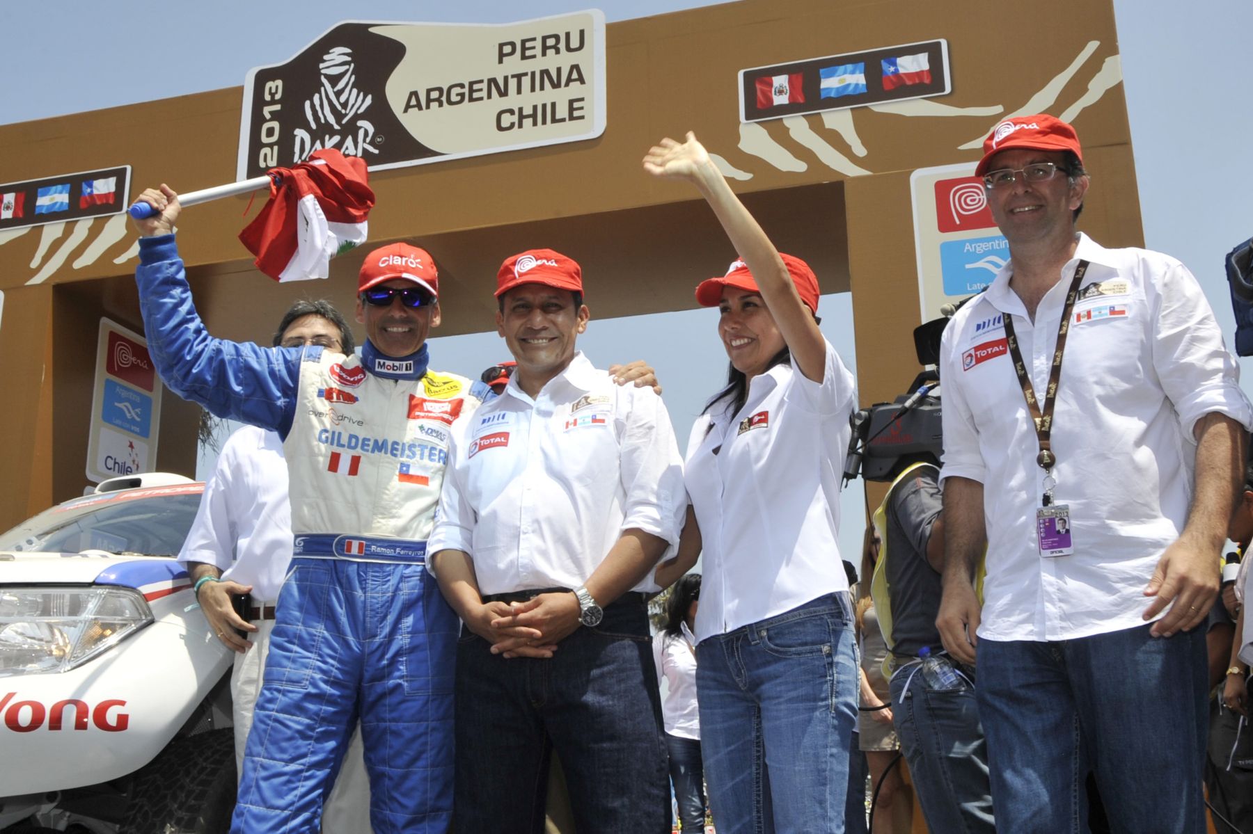 LIMA, DICIEMBRE 05. Presidente de la República Ollanta Humala, participó en la partida oficial del Rally Dakar edición 2013. Foto: ANDINA/Prensa Presidencia