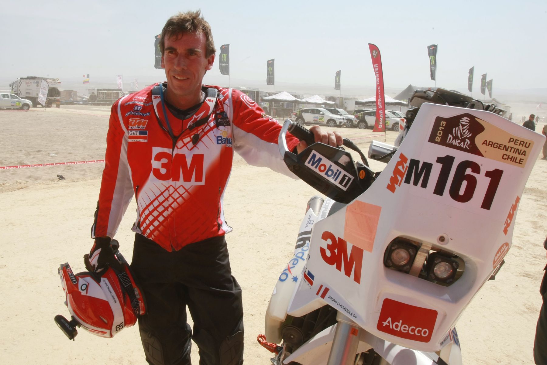 PISCO, PERÚ - ENERO 06. Entrevista al motociclista peruano, Bruno Chichizola que participa en el Rally Dakar en la ciudad de Pisco 2013.Foto: ANDINA/Jack Ramón