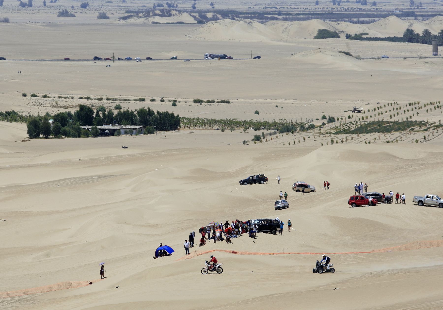 PISCO, PERÚ - ENERO 06. Rally Dakar segunda etapa en la ciudad de Pisco 2013.Foto: ANDINA/Carlos Lezama
