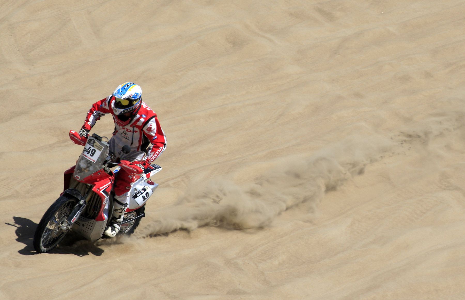 PISCO, PERÚ - ENERO 06. Rally Dakar segunda etapa en la ciudad de Pisco 2013.Foto: ANDINA/Carlos Lezama