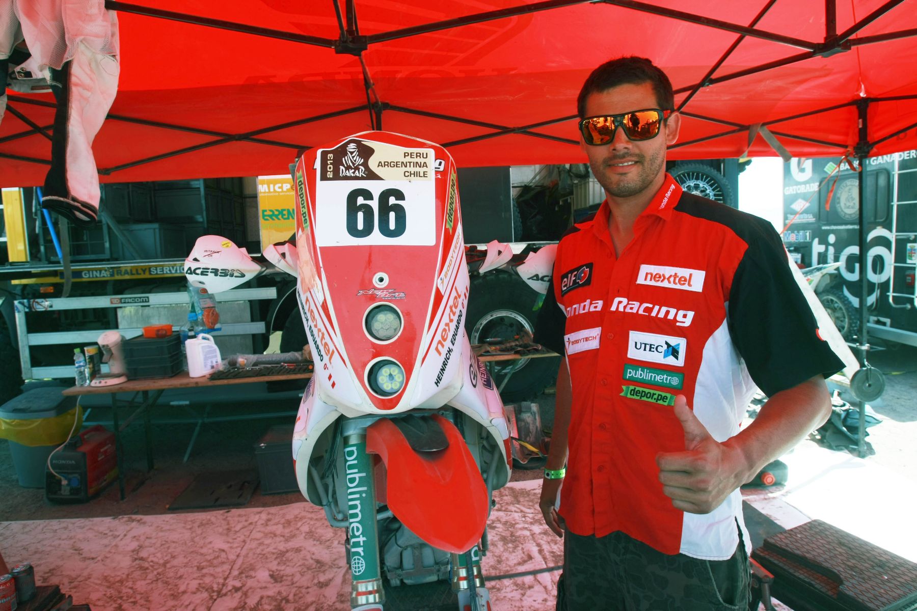 NASCA, PERÚ - ENERO 08. Entrevista al motociclista peruano Tato Heinrich que participa en el Rally Dakar  2013.Foto: ANDINA/Jack Ramón