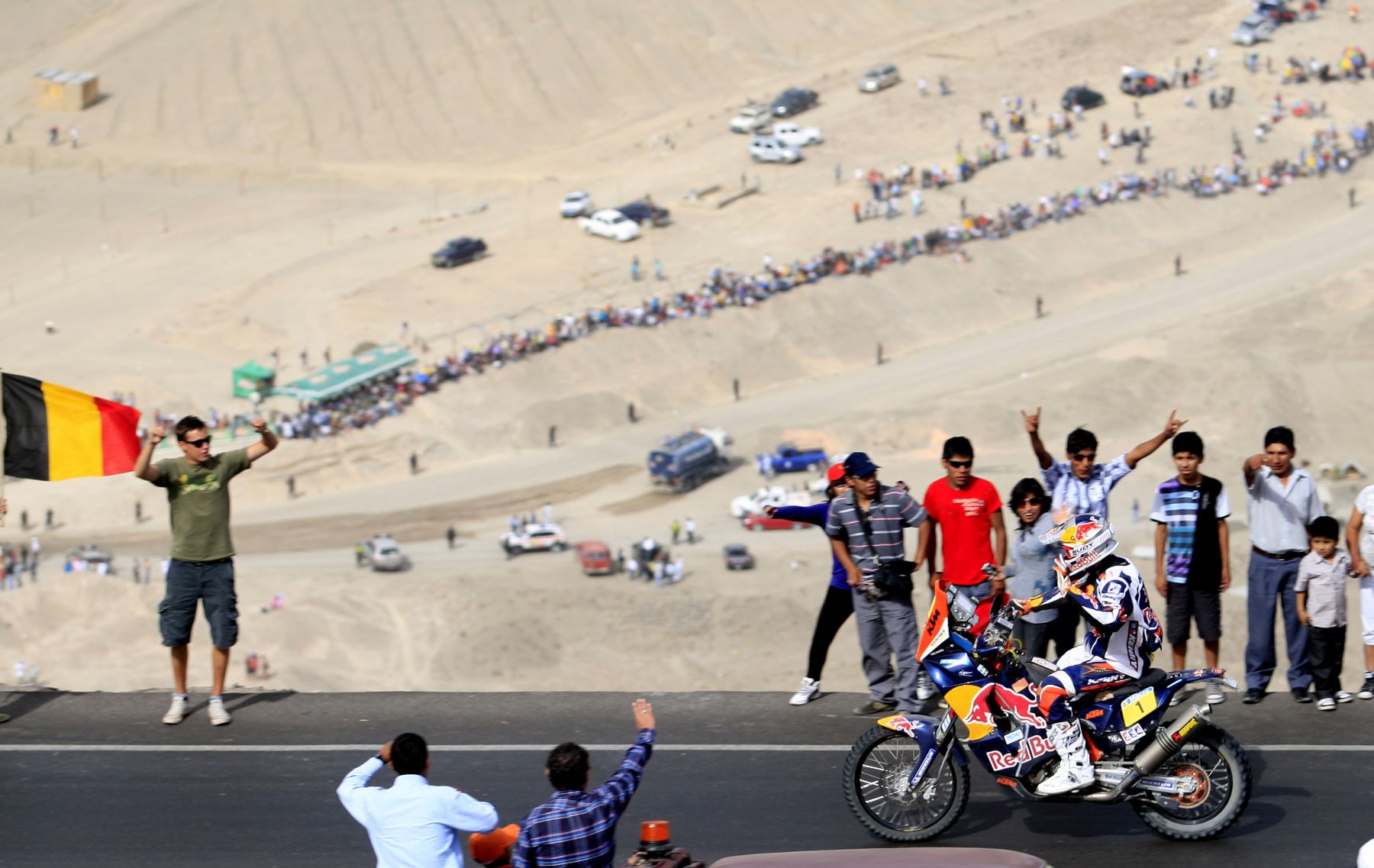 AREQUIPA, PERÚ - ENERO 08.Llegada de los participantes del Rally Dakar a la ciudad de Arequipa  2013.Foto: ANDINA/Carlos Lezama