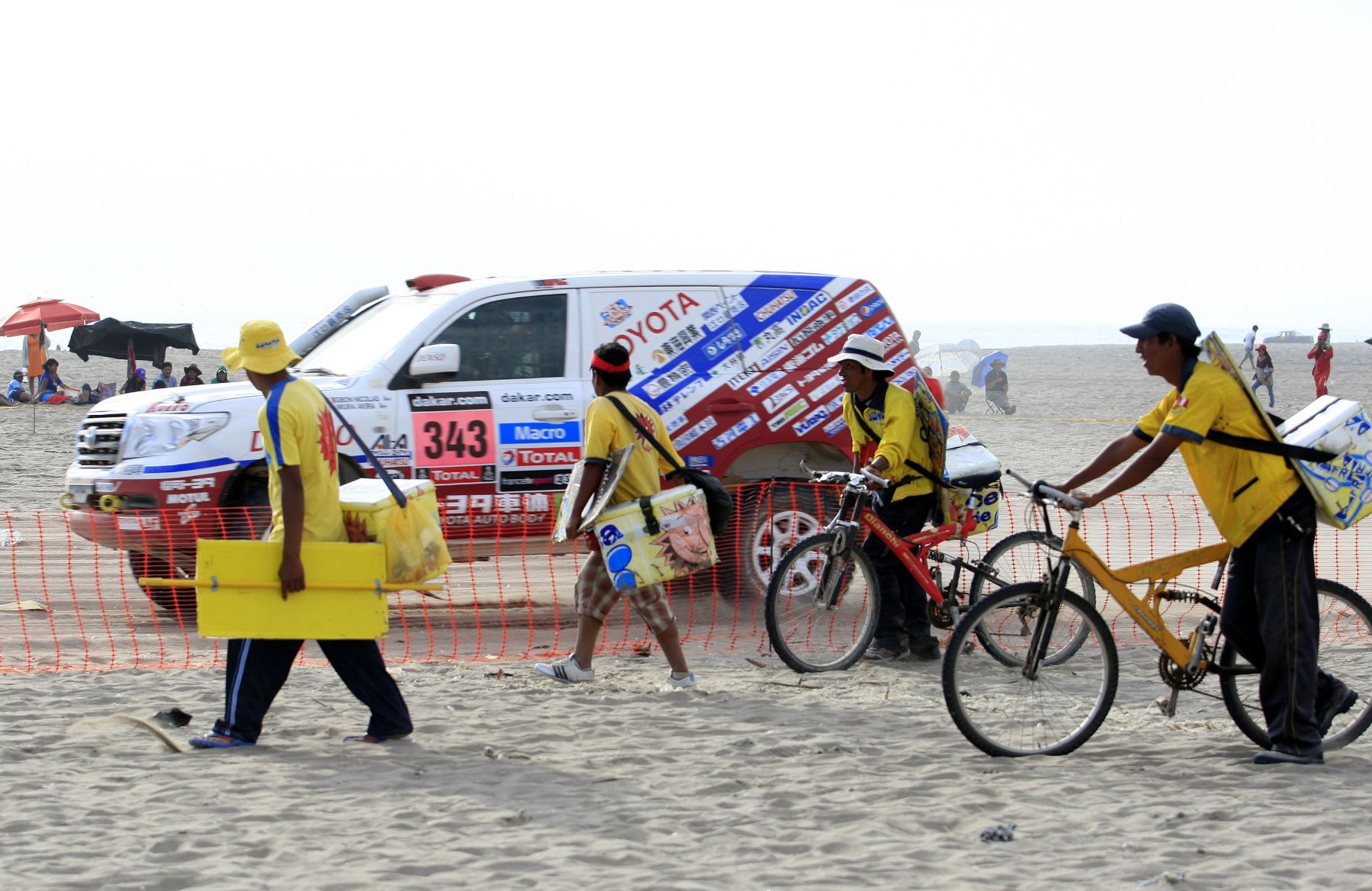 TACNA, PERÚ - ENERO 09. Rally Dakar Quinta etapa en la ciudad de Tacna 2013.Foto: ANDINA/Carlos Lezama