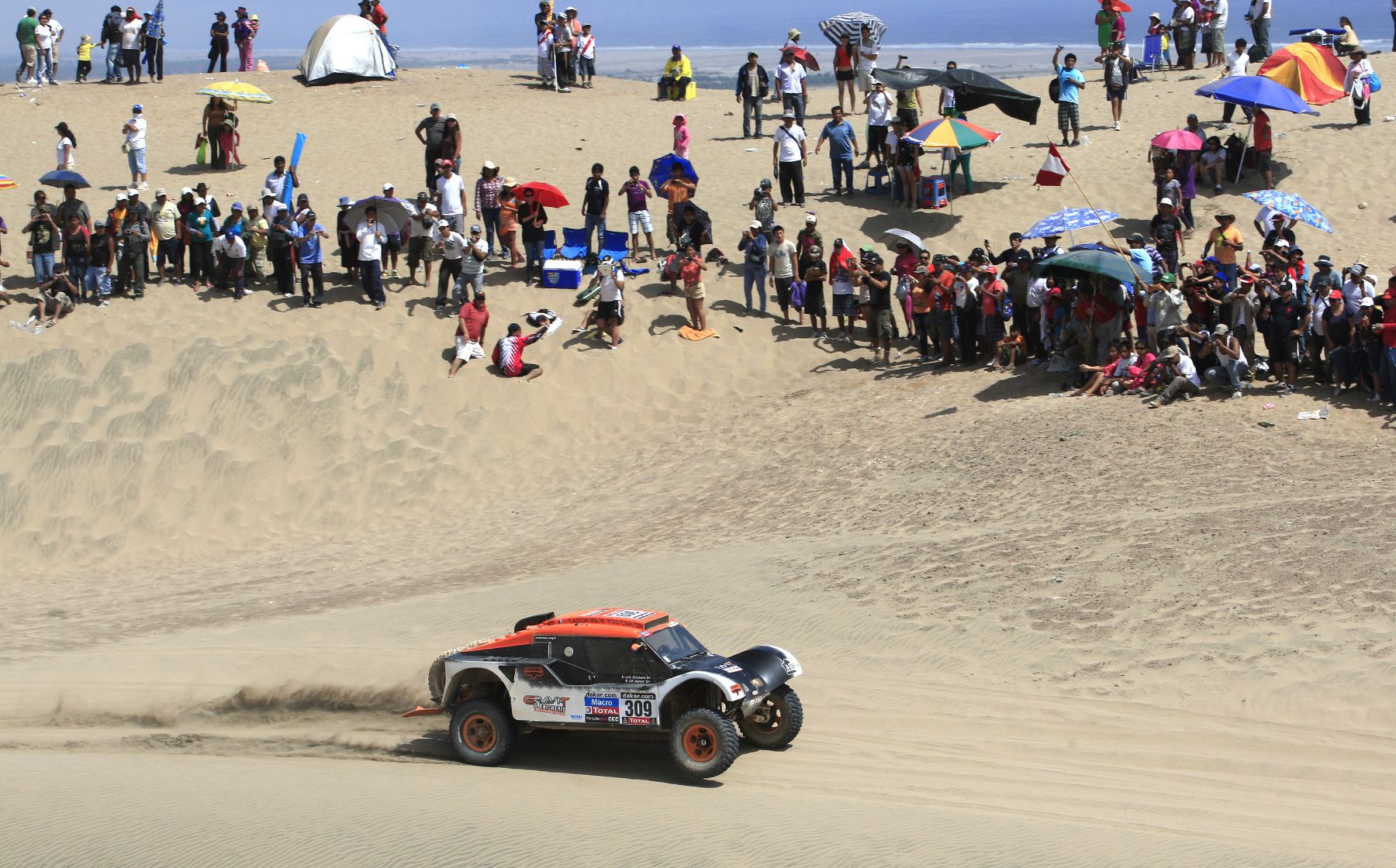 TACNA, PERÚ - ENERO 09. Rally Dakar Quinta etapa en la ciudad de Tacna 2013.Foto: ANDINA/Carlos Lezama