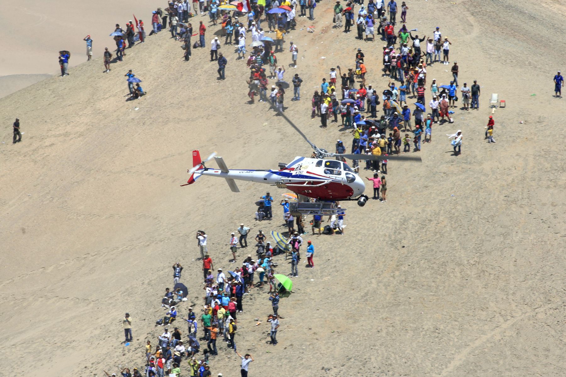 TACNA, PERÚ - ENERO 09. Rally Dakar Quinta etapa en la ciudad de Tacna 2013.Foto: ANDINA/Carlos Lezama