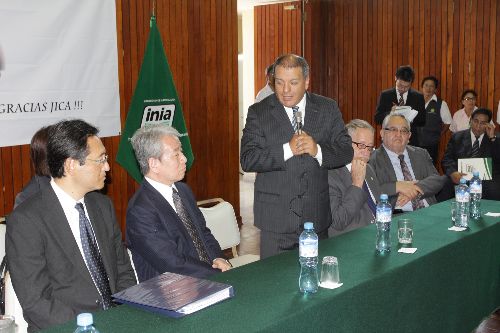 Ministro de Agricultura, Milton von Hesse, suscribió convenio con el presidente de JICA, Akihiko Tanaka.