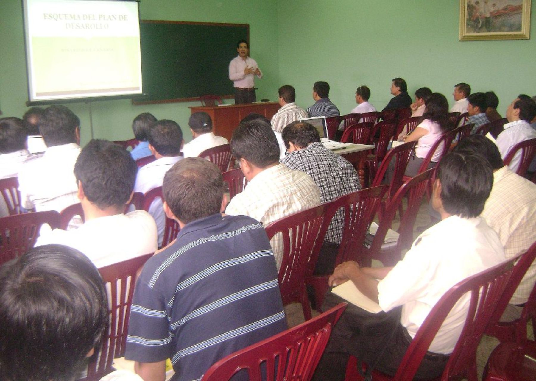 Seminarios, talleres y similares organizados por la institución.