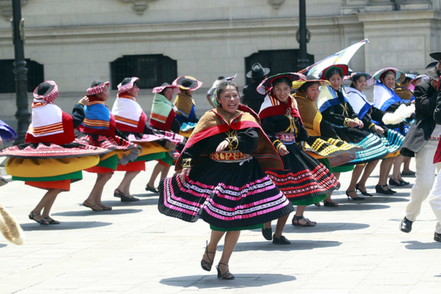 Presentan Carnaval De San Antonio De Putina En Palacio De Gobierno