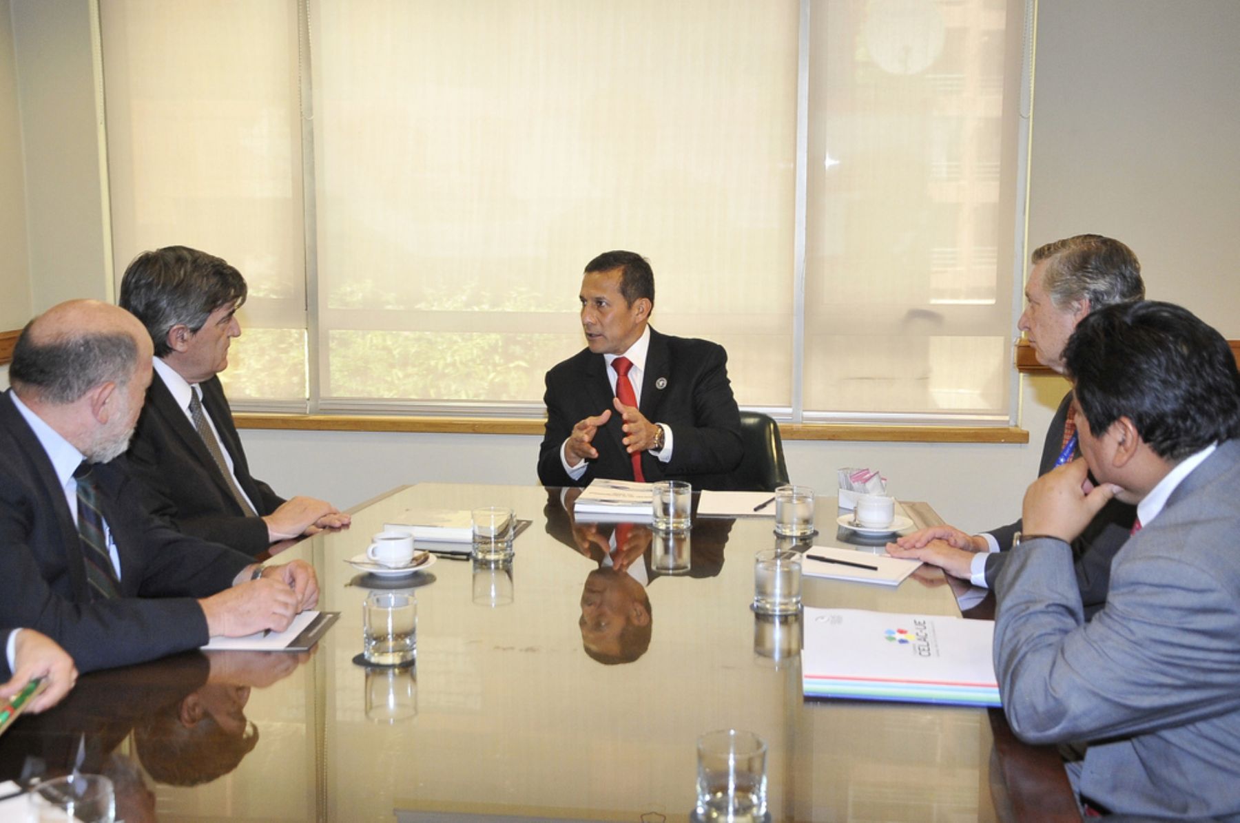 SANTIAGO, CHILE - 27 ENERO. Presidente Ollanta Humala  se reune con el  Presidente  del Senado de Chile, Camilo Escalona. Foto: Prensa Presidencia
