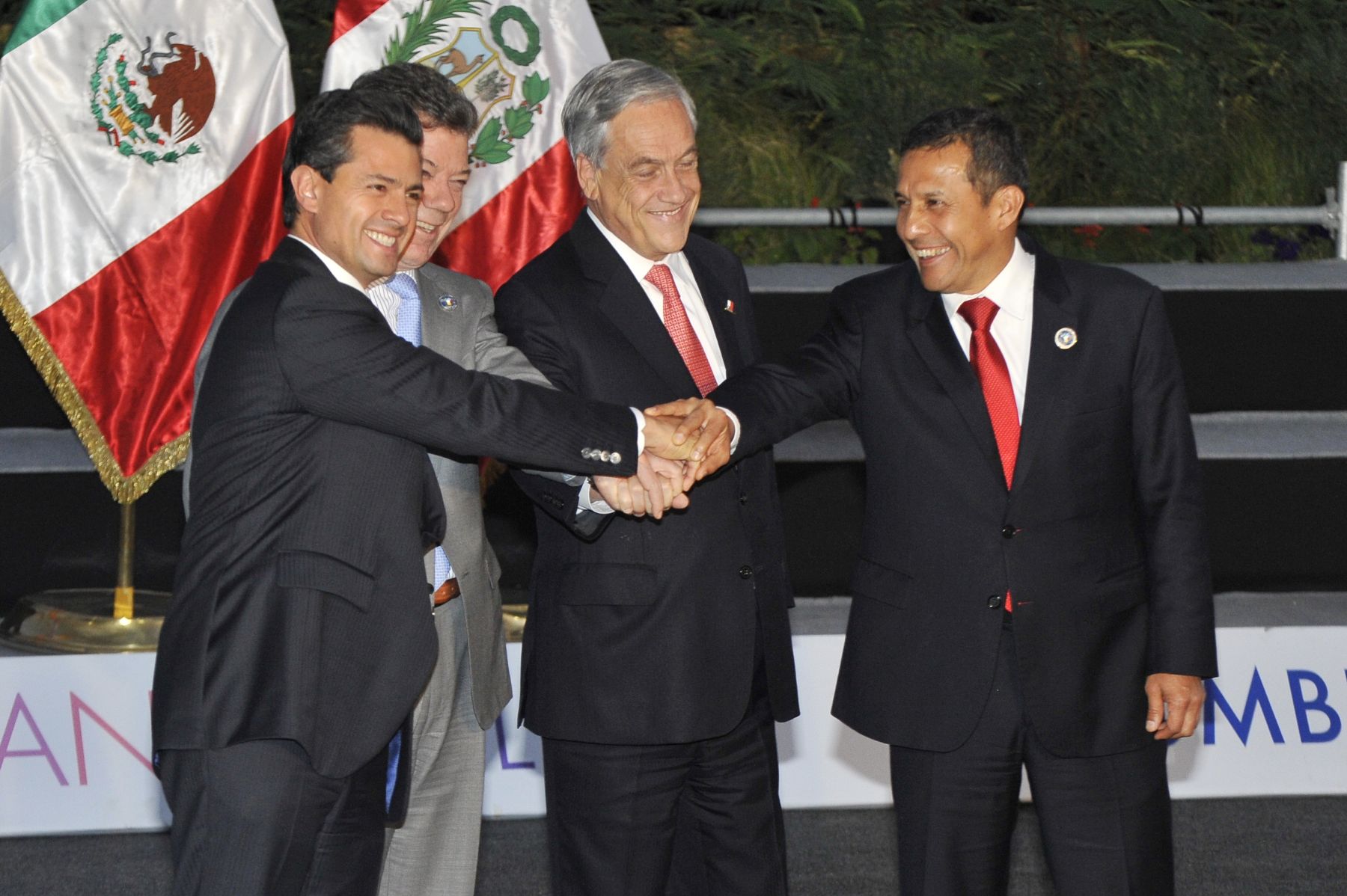 Reunión entre presidentes de Perú, Ollanta Humala; de Colombia, Rafael Santos; de México, Enrique Peña; y de Chile, Sebastián Piñera, miembros de la Alianza del Pacífico.