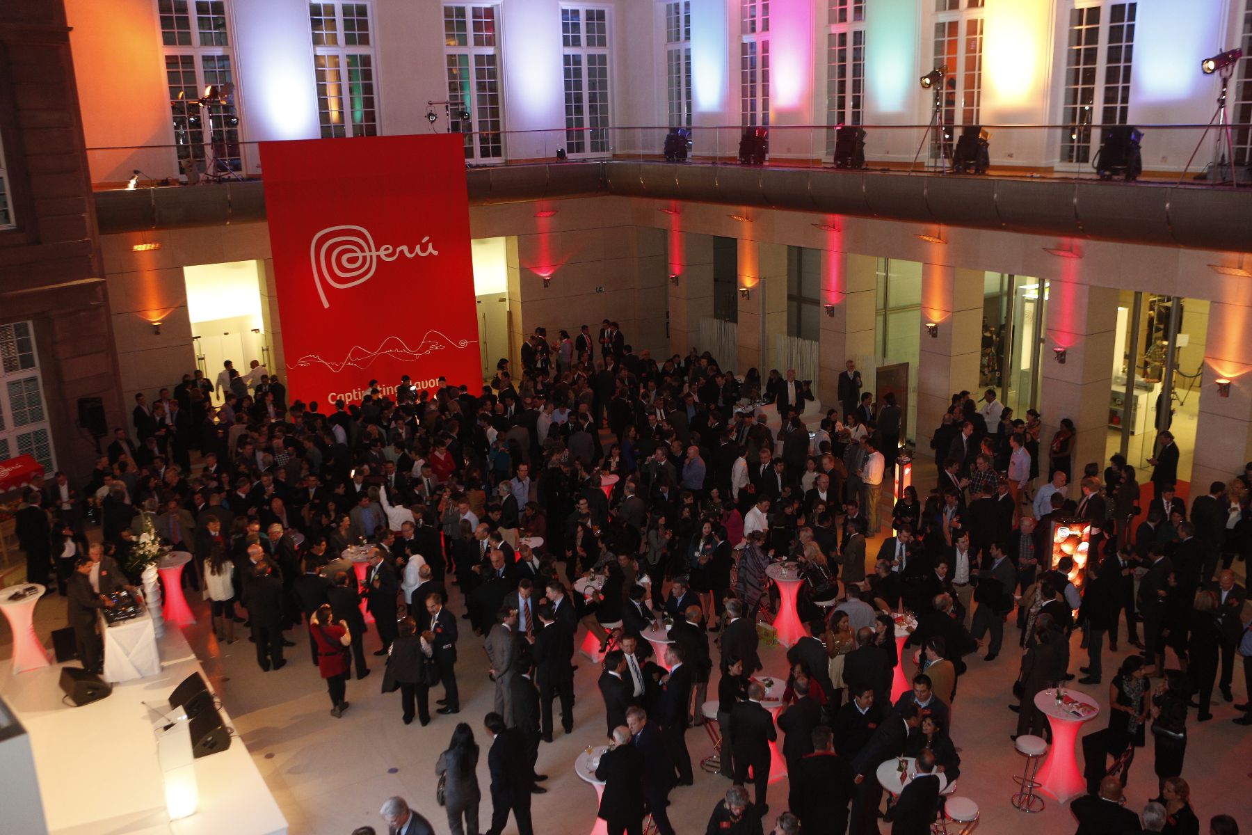 Vista panorámica de coctel en Berlín. Foto: Promperu