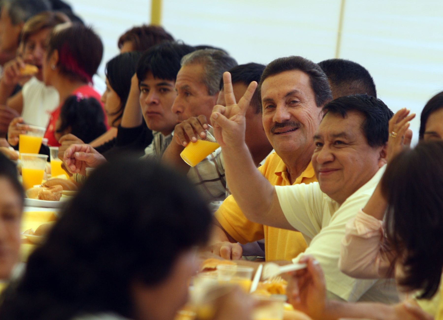 LIMA,PERÚ.17 MARZO 2013.Desayuno de revocadores en el Agustino.Foto:ANDINA/Hector Vinces.