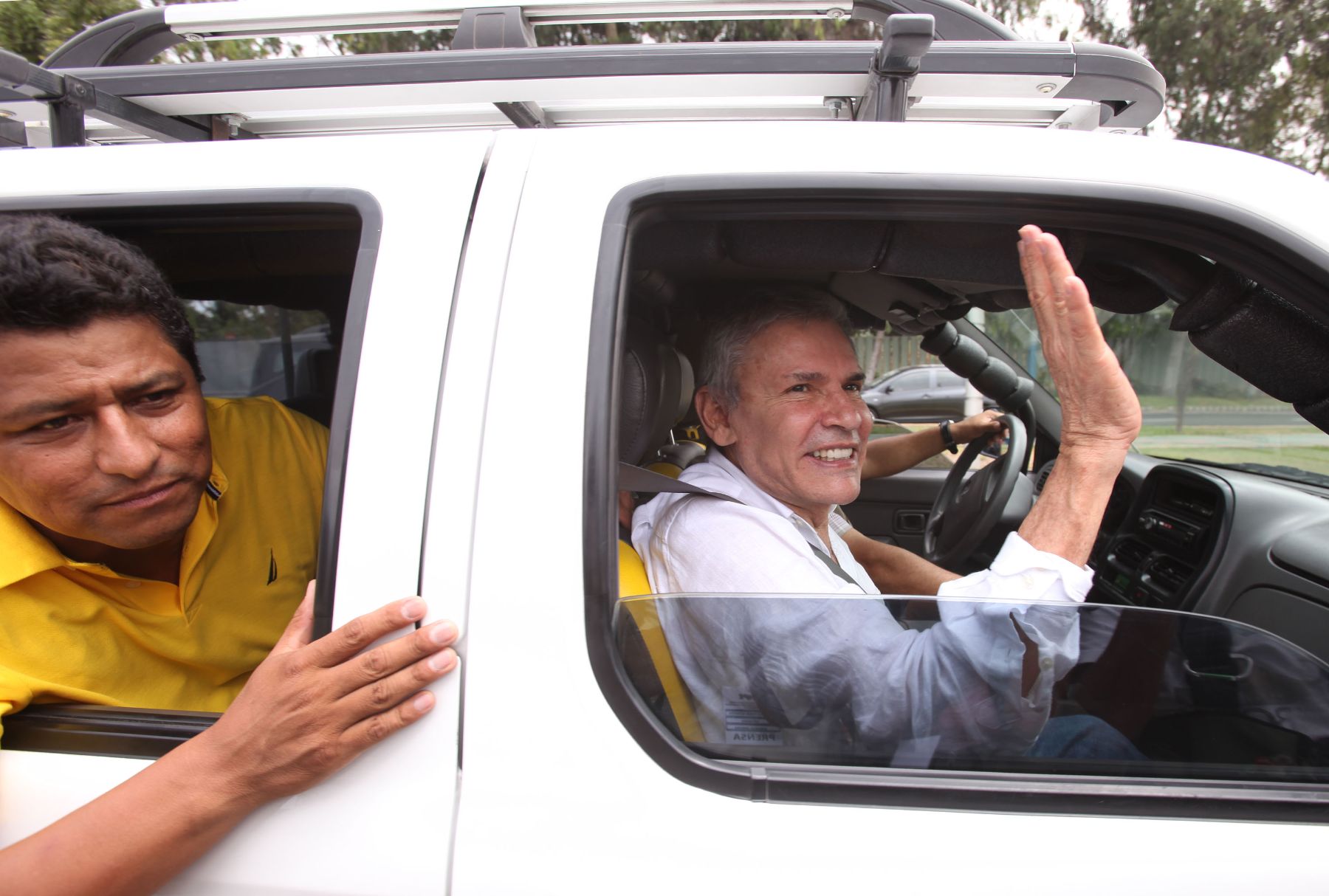 LIMA,PERÚ-MARZO 17. El Ex Alcalde Luis Castañeda emitió su voto en colegio IEP Ateneo, en el distrito de la  Molina.Foto: ANDINA/archivo.