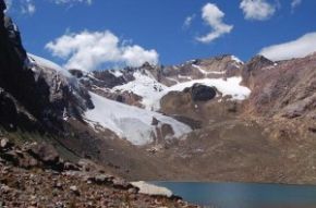 El nevado Yanamarey, ubicado en la región Áncash, es uno de los más afectados por el retroceso glaciar. Foto: Unidad de Glaciología de la ANA.