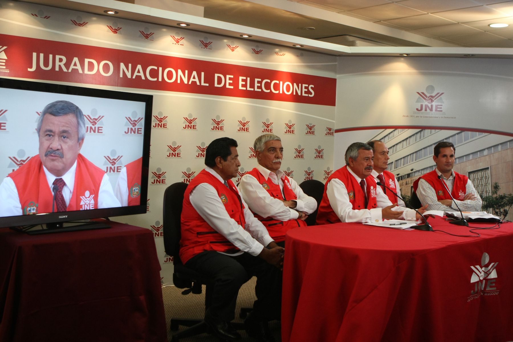 LIMA,PERÚ-MARZO 17. El presidente del Jurado Nacional de Elecciones JNE),Francisco Távara, en conferencia de prensa.
Foto:ANDINA/Vidal Tarqui.
