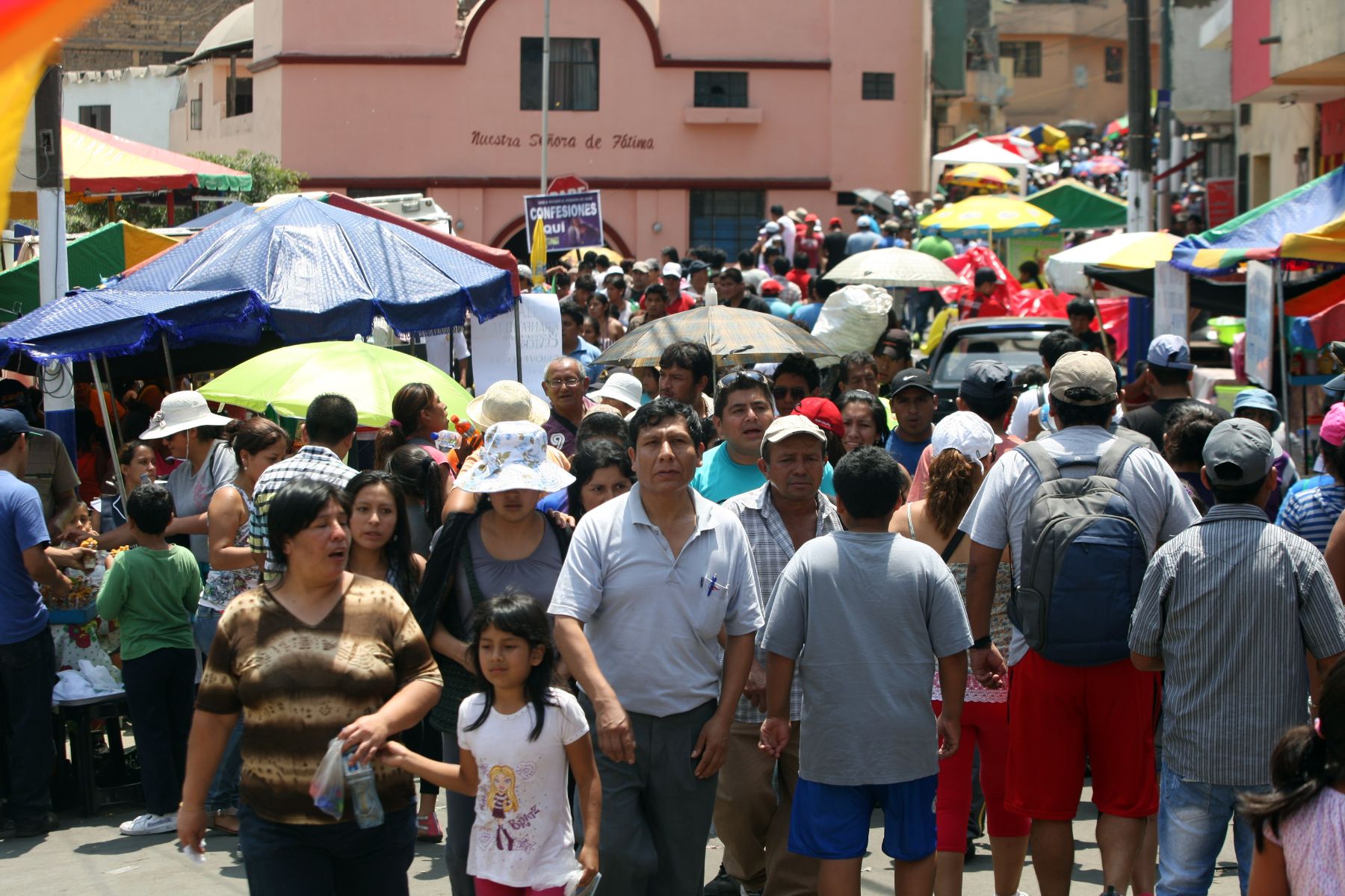 Peruanos aguardan inclusión financiera. Foto: ANDINA/Héctor Vinces