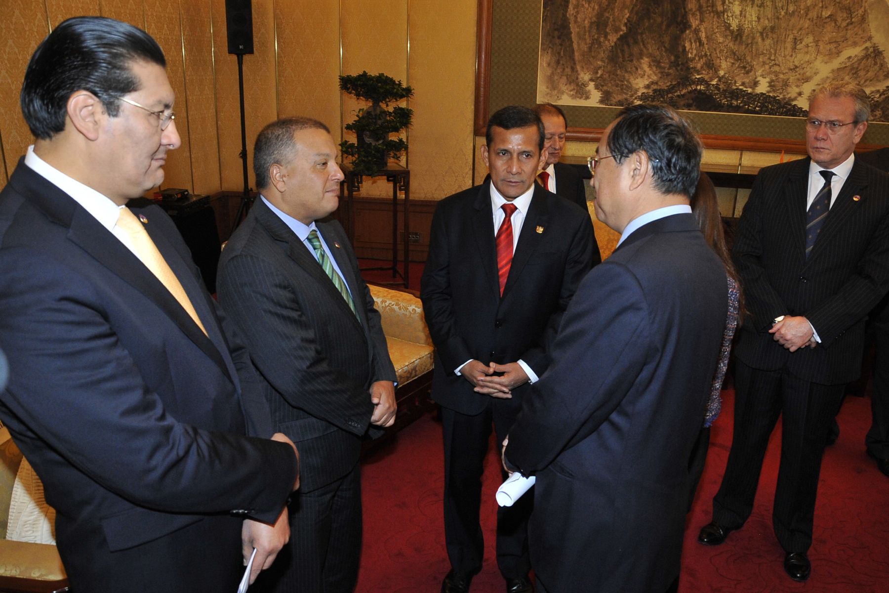 BEIJING,ABRIL 07. Presidente Ollanta Humala se reunió con miembros del Consejo Chino para la Promoción del Comercio Internacional en Beijing.
iFoto: ANDINA/Prensa Presidencia