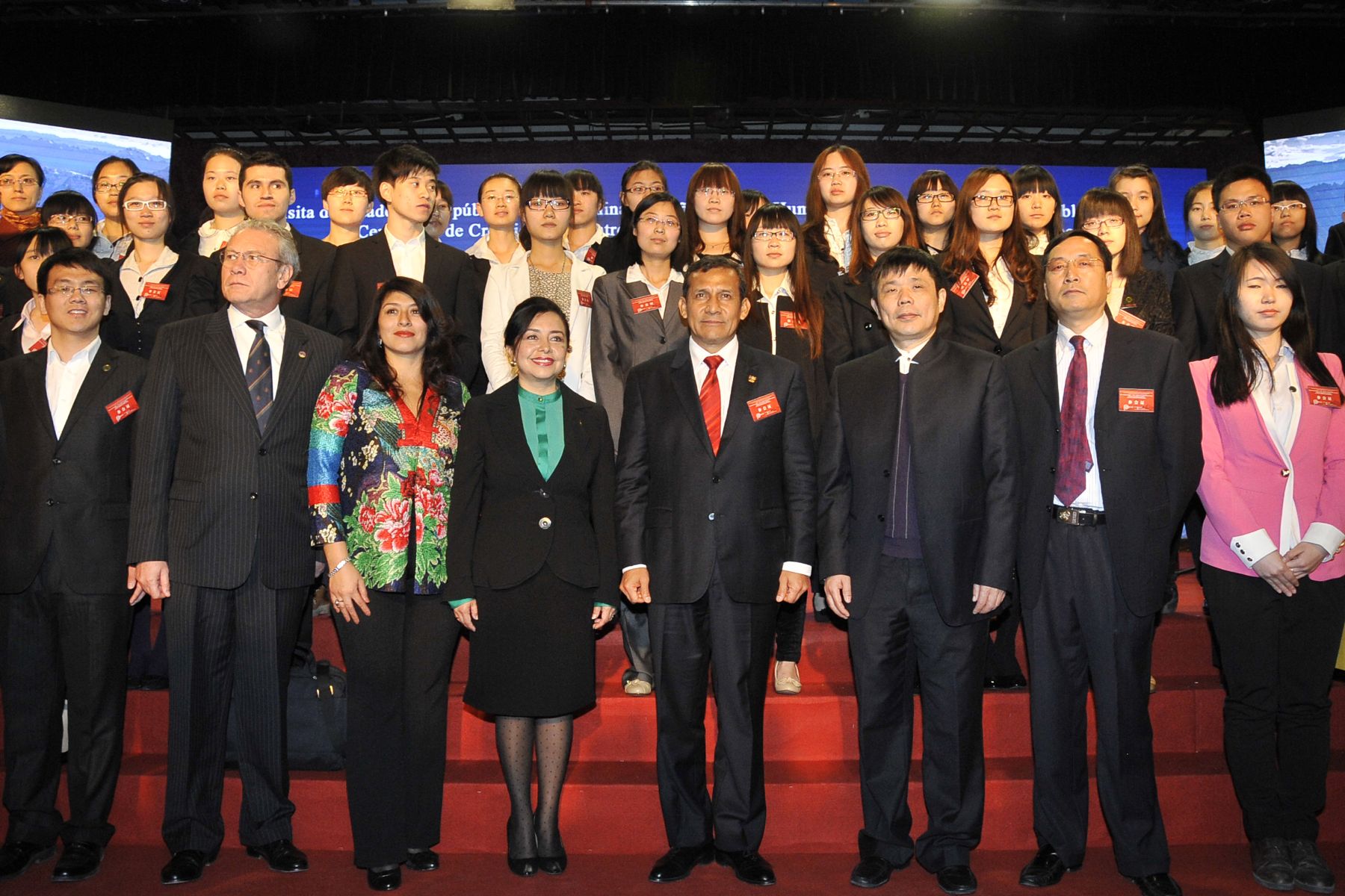 BEIJING,ABRIL 08. Jefe de Estado, Ollanta Humala, participó en la ceremonia de creación del Centro de Estudios Peruanos de la Universidad Normal de Hebei en Beijing.
Foto:Andina/Prensa Presidencia