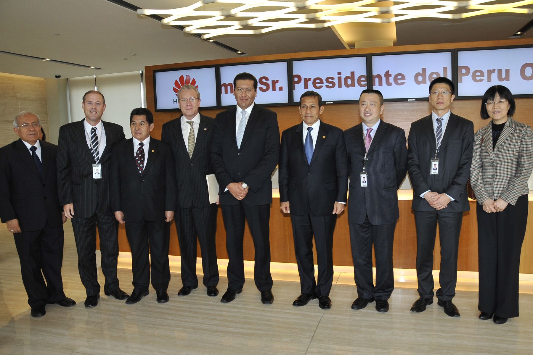 SHANGAI,CHINA.ABRIL O9. Presidente Ollanta Humala participa en firma de convenio en la Universidad Nacional de Ingeniería y la empresa Huawei para transferencia de conocimientos.
Foto:Andina/Prensa Presidencia