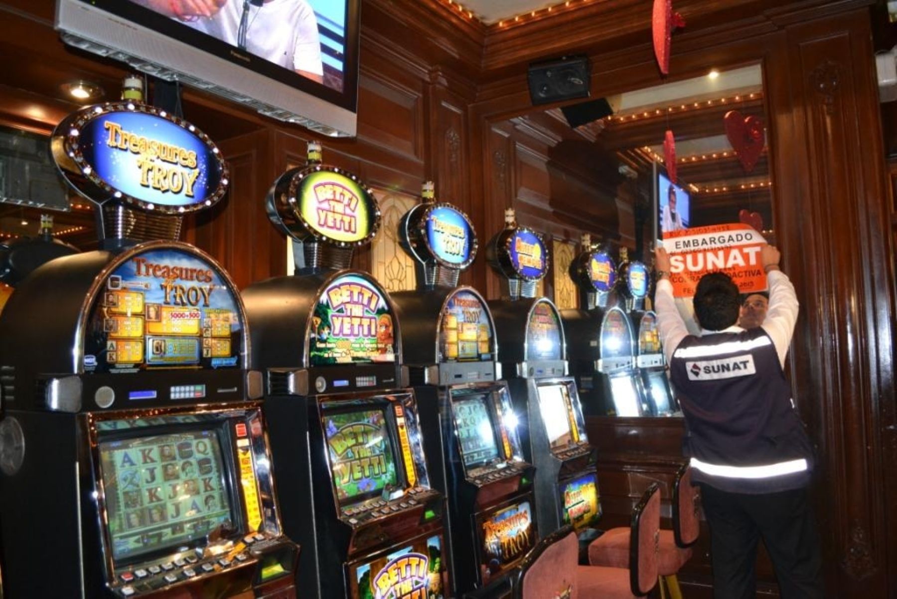 Lima (PERU).- Sunat intervino 64 casinos con deudas tributarias por más de S/. 24 millones.
