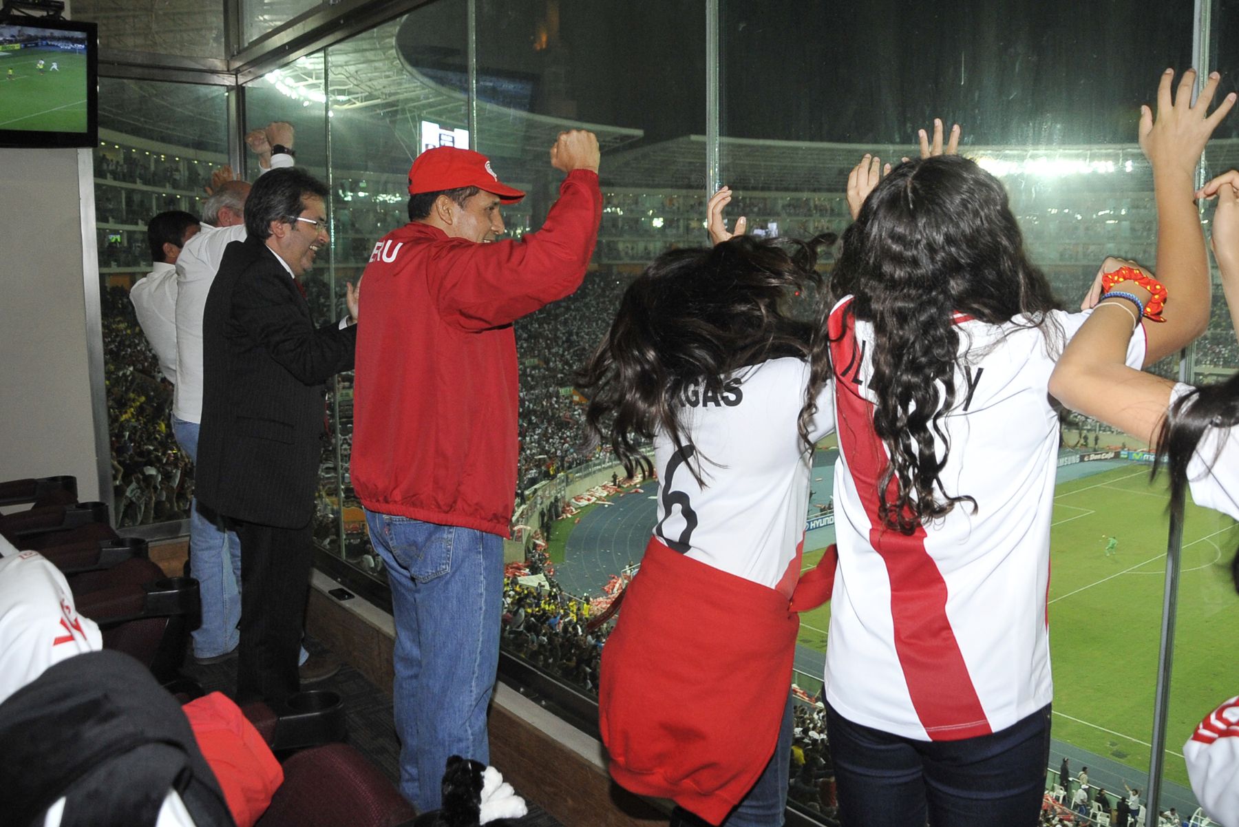 LIMA. 7 DE JUNIO. Presidente Ollanta Humala alentó a la Selección Peruana de Fútbol que derrotó esta noche a su similar de Ecuador en partido jugado en el Estadio Nacional. Foto: ANDINA/Prensa Presidencia