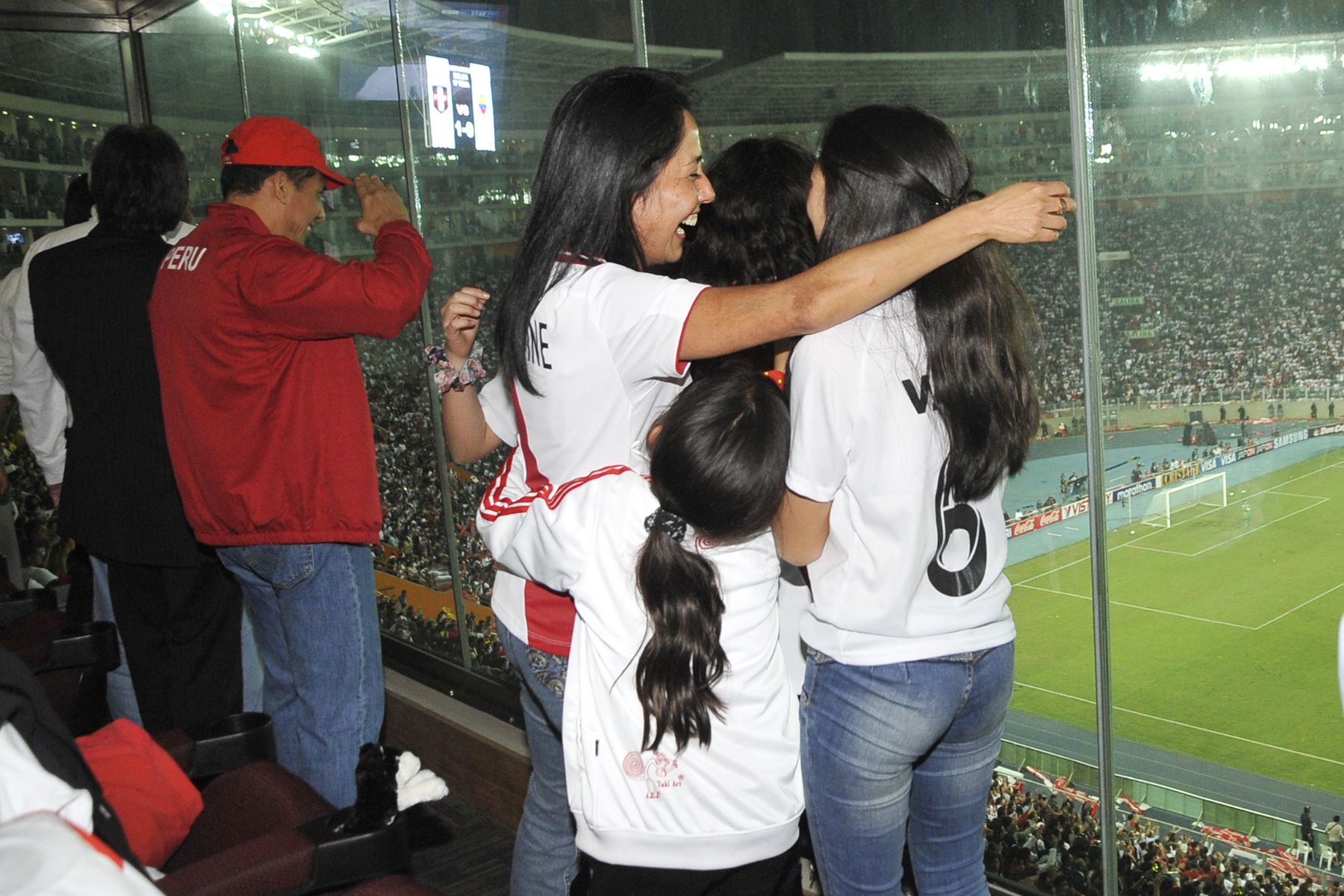 LIMA. 7 DE JUNIO. Presidente Ollanta Humala alentó a la Selección Peruana de Fútbol que derrotó esta noche a su similar de Ecuador en partido jugado en el Estadio Nacional. Foto: ANDINA/Prensa Presidencia