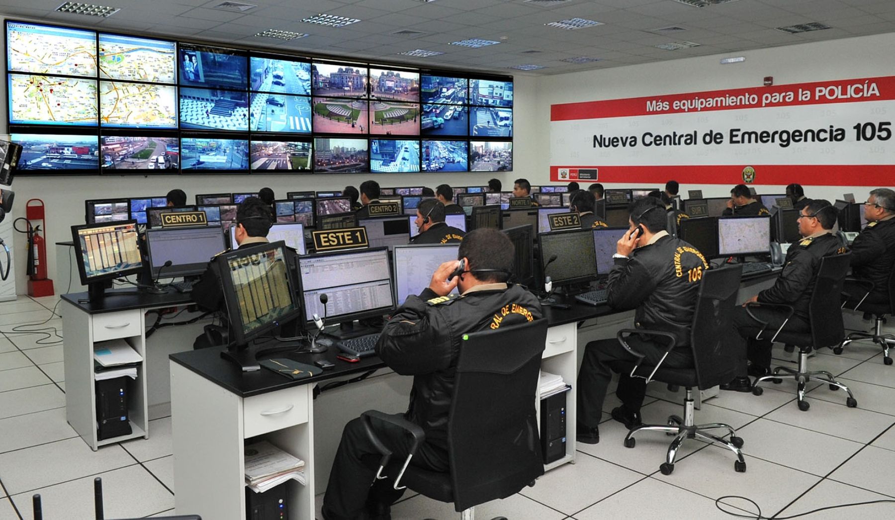 Nueva Central Pnp 105 Puede Recibir Hasta 40 000 Llamadas De Emergencia Al Dia Noticias Agencia Peruana De Noticias Andina