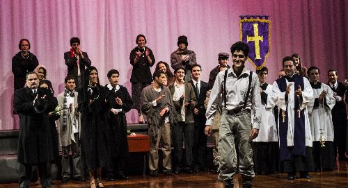 Escena de la obra de teatro "La lógica de Dios", de Alonso Alegría.