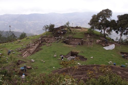 el complejo arqueológico de Poro Poro se ubica en una importante zona de reserva ecológica ubicada en la provincia de Santa Cruz, Cajamarca.