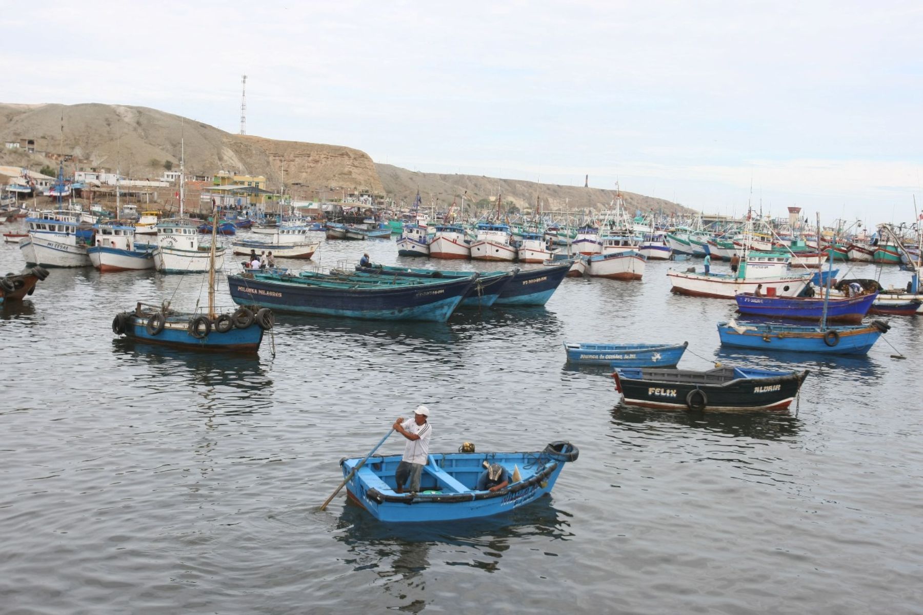 A 43 se incrementó el número de puertos que se encuentran abiertos en todo el litoral peruano, mientras que 65 continúan cerrados por prevención ante la presencia de oleajes de moderada intensidad que se registra en la costa, informó la Dirección de Hidrografía y Navegación de la Marina de Guerra del Perú.Foto:  ANDINA/Difusión