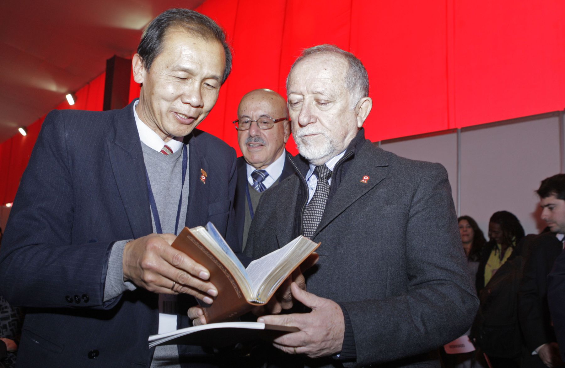 LIMA,PERÚ-JULIO 19.El Ministro de Cultura, Luis Peirano, inauguró la Feria Internacional del Libro, FIL 2013, en el Parque los Próceres de Jesús María.
Foto: ANDINA/César Campos.