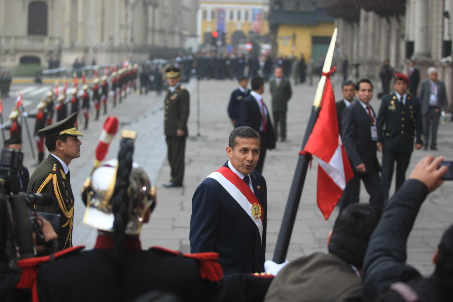 LIMA, PERÚ-JULIO 28. Llegada del Presidente de la República, Ollanta Humala, a la Catedral de Lima.

Foto: ANDINA/Juan Carlos Guzmán Negrini.