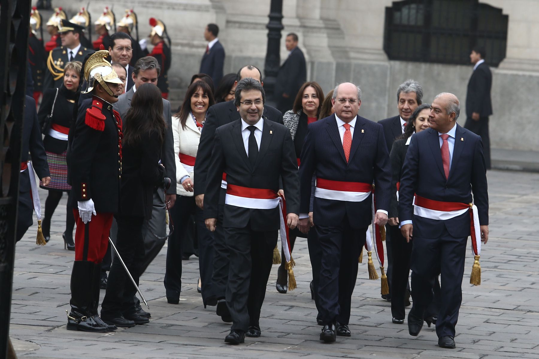 Ministros se dirigen a la misa Te Deum por Fiestas Patrias en la Catedral de Lima Foto: ANDINA/Jack Ramón.