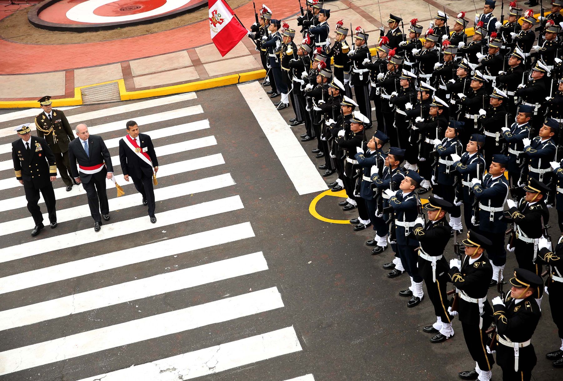 LIMA, PERÚ - JULIO 29.El Presidente de la República, Ollanta Humala,preside la Gran Parada Civico Militar.Foto: ANDINA/Carlos Lezama.
