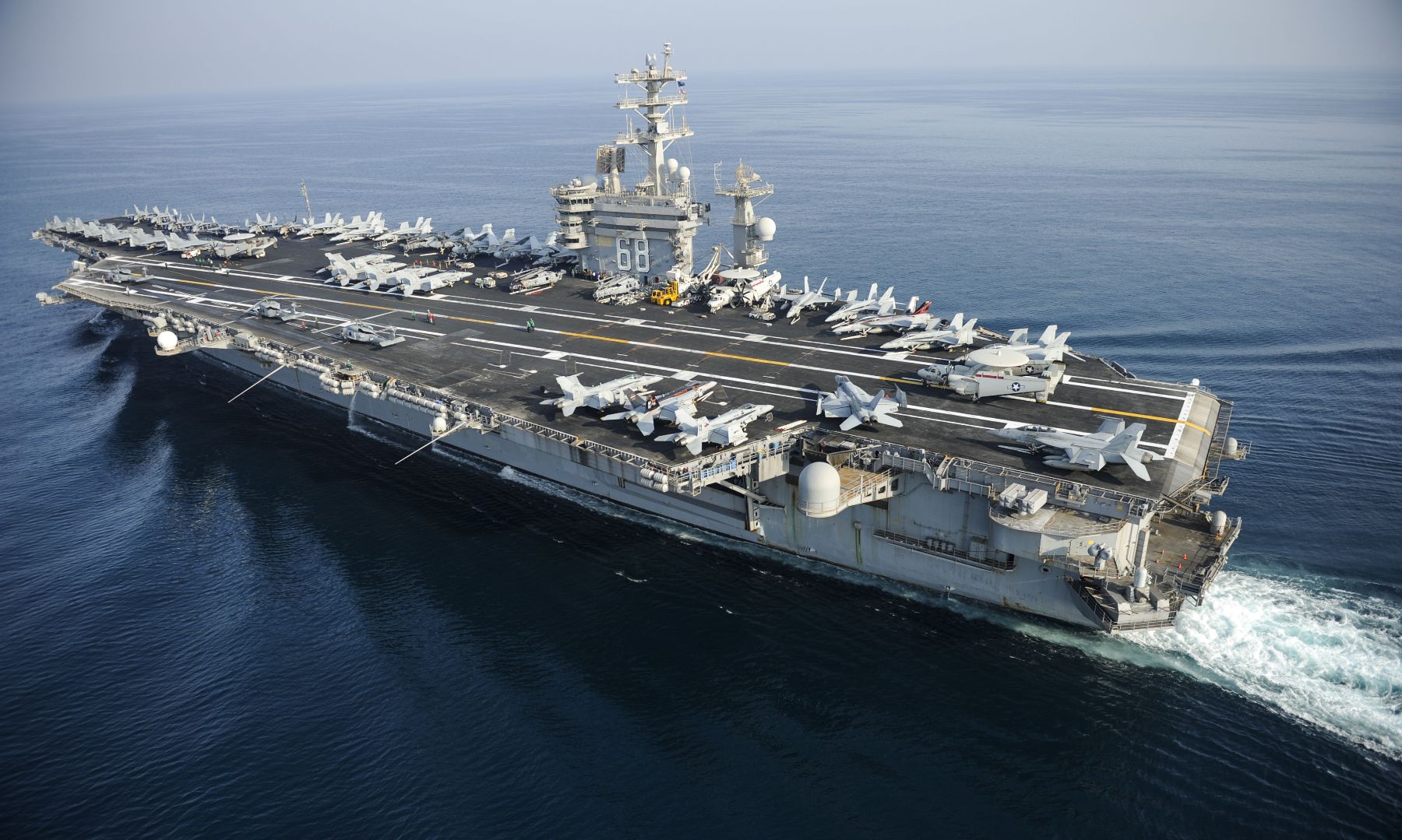 Portaaviones nuclear USS Nimitz se desplaza para un eventual ataque a Siria. Foto: American Navy.