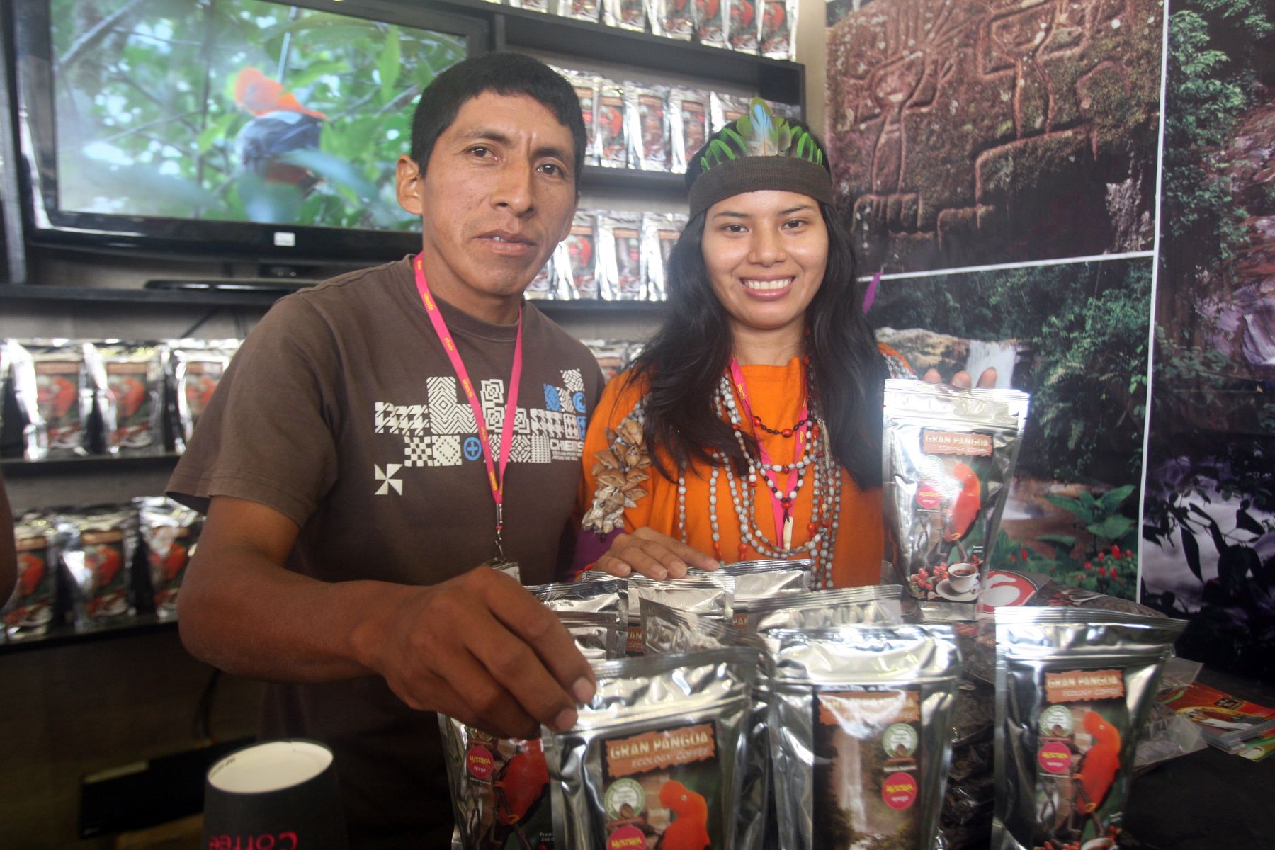 Cafe de altura ofrecido por la comunidad distrital de Pangoa, región Junín,  en la Feria Gastronomica Mistura 2013. ANDINA/Héctor Vinces