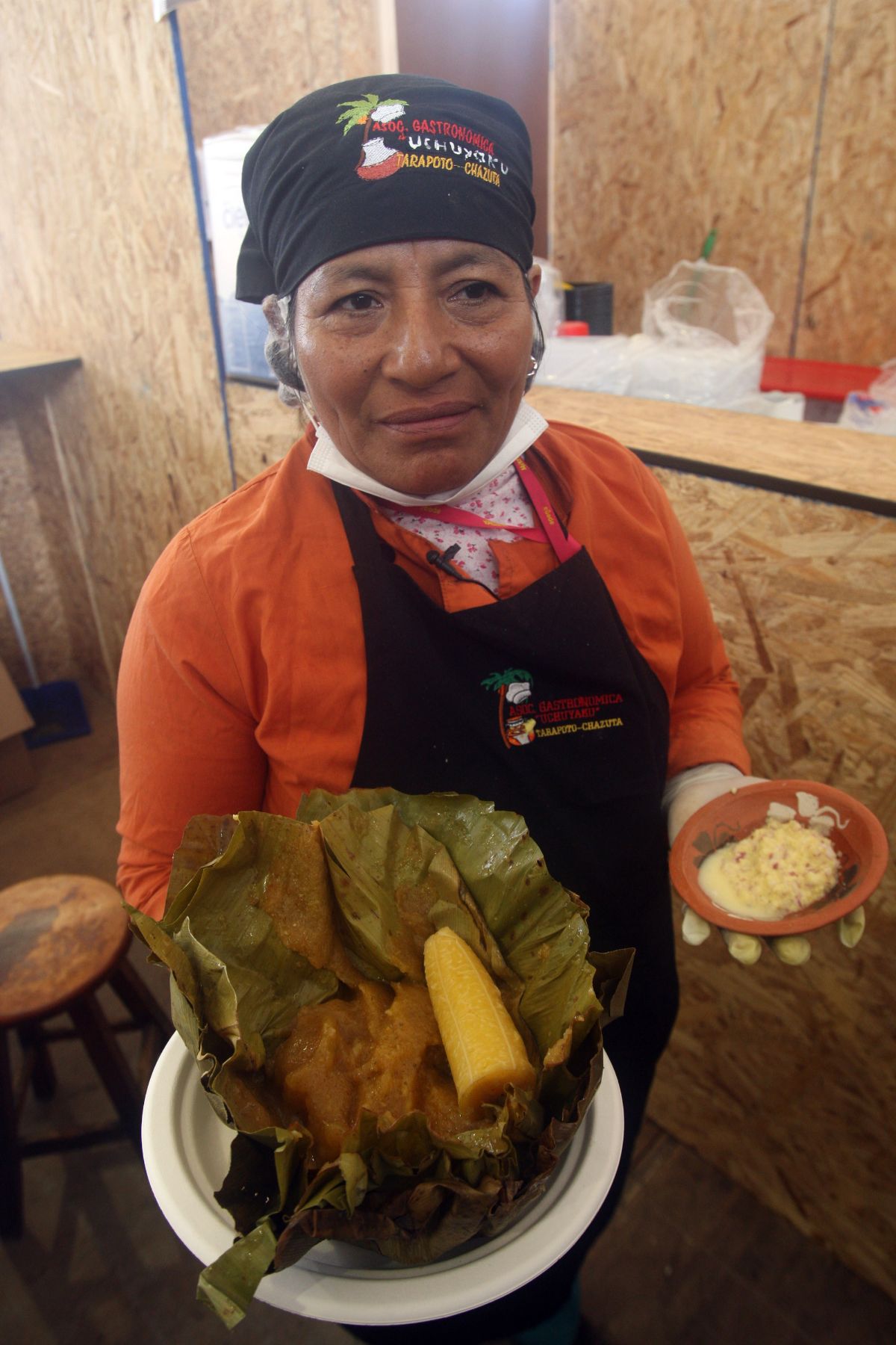 Restaurant Ushuyaku de Tarapoto en Nuestra de la Selva, ofrece su sabroso "Ruma Juane" en la Feria Gastronomica Internacional de Lima - Mistura 2013  ANDINA/Héctor Vinces