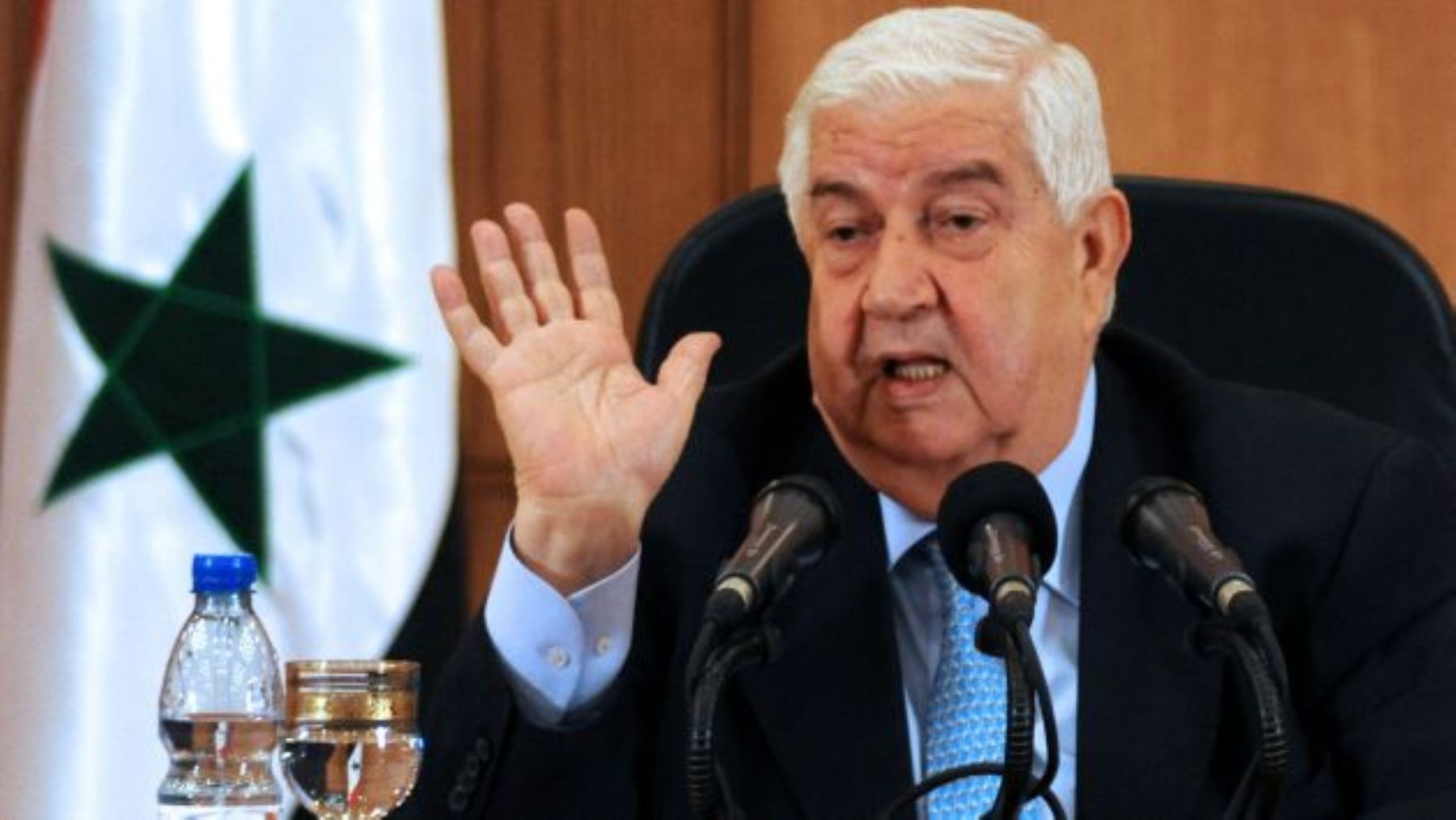 La agencia Interfax informó que el canciller Walid Moallem, como el vocero de Siria, aceptó el control internacional sobre las armas químicas.