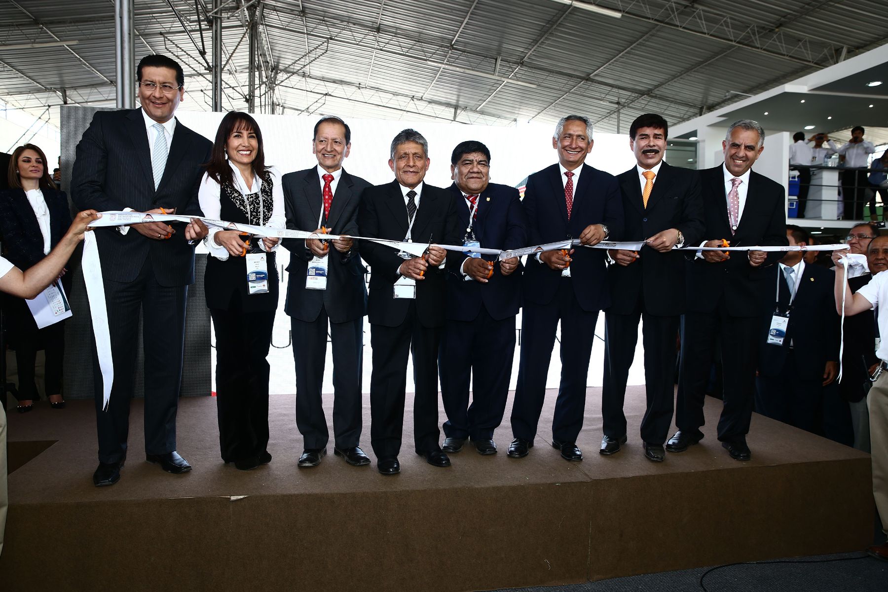 AREQUIPA, PERÚ - SETIEMBRE 16. En el marco de la Convención Minera PERUMIN, la Ministra de Comercio Exterior y Turismo, Magali Silva Velarde-Álvarez, inauguró hoy en Arequipa la Exhibición Minera Tecnológica (EXTEMIN), la cual permitirá conocer el desarrollo más reciente en los equipos, maquinarias, herramientas, soluciones y servicios mineros ofrecidos por empresas de más de 20 países. Foto: Andina/Jack Ramón