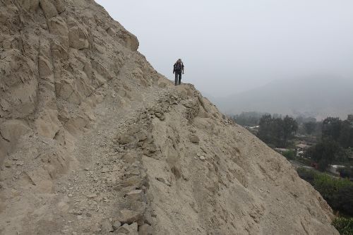 Otro tramo del camino inca ubicado en el sitio Cervasi  - camino Tijerales, en el valle de Lurín.
