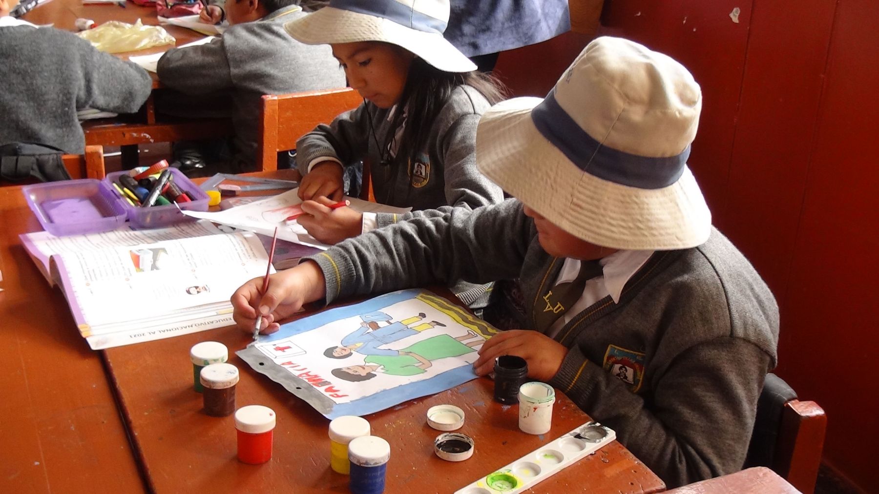 Concurso Nacional de Dibujo y Narración Los abuelos ahora. Foto: ANDINA/Pedro Tinoco