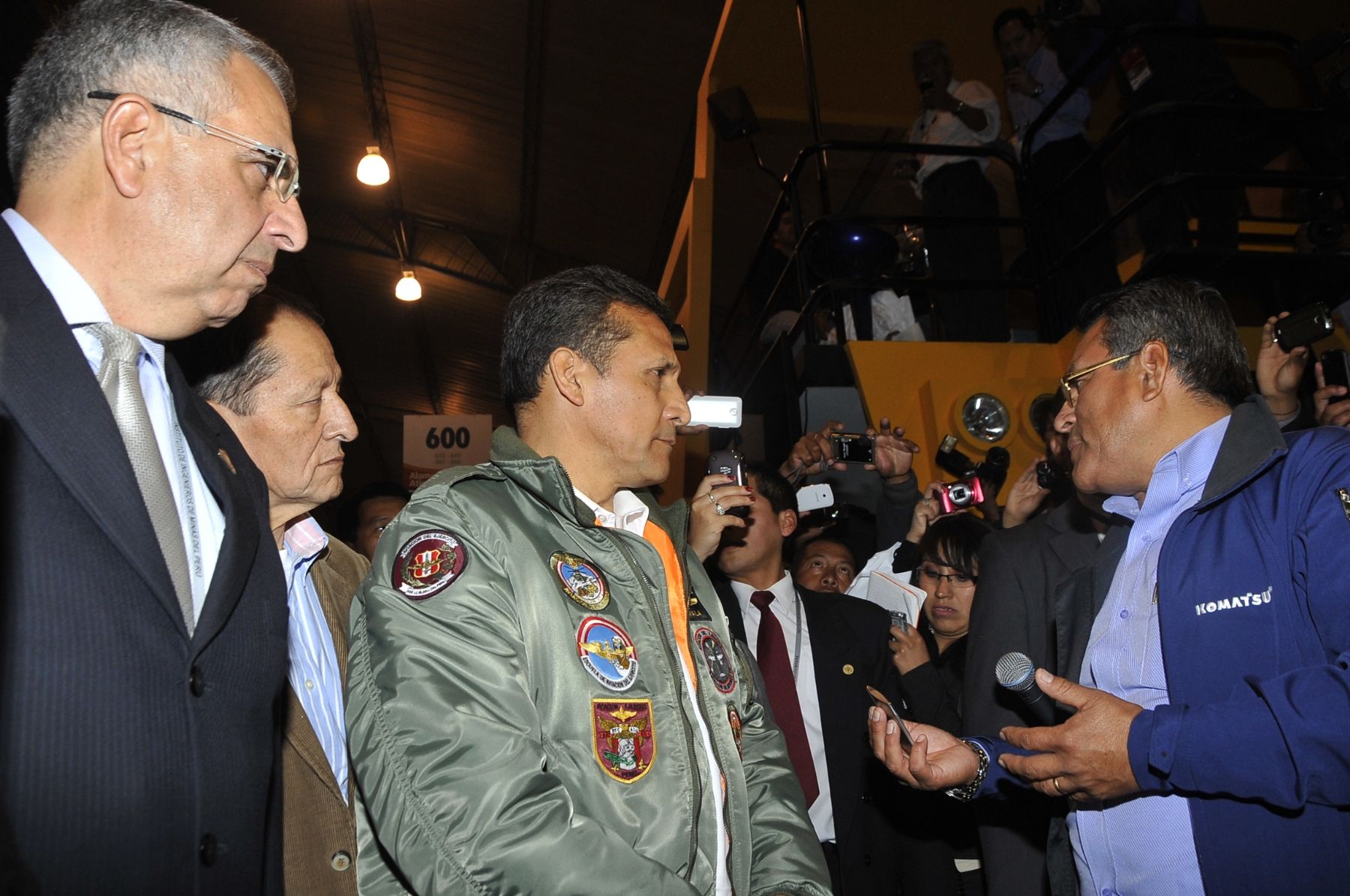 AREQUIPA. 19 DE SETIEMBRE. En Arequipa el presidente Ollanta Humala recorrió esta noche los stands de la 31 Convención Minera PERUMIN, evento que clausurará mañana viernes. Foto: ANDINA/Prensa Presidencia