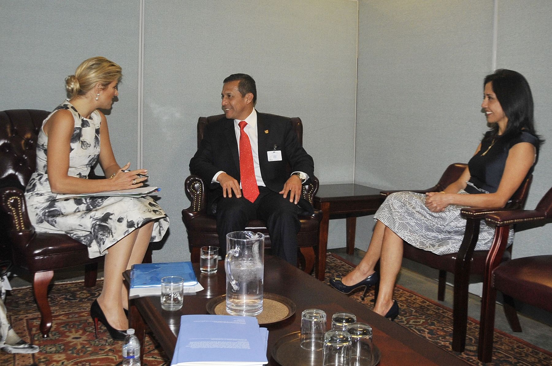 NEW YORK,EEUU SETIEMBRE 24. La reina Máxima de Holanda, el presidente Ollanta Humala y la Primera Dama compartieron momentos de trabajo y conversación en Nueva York.
Foto: ANDINA/Prensa Presidencia