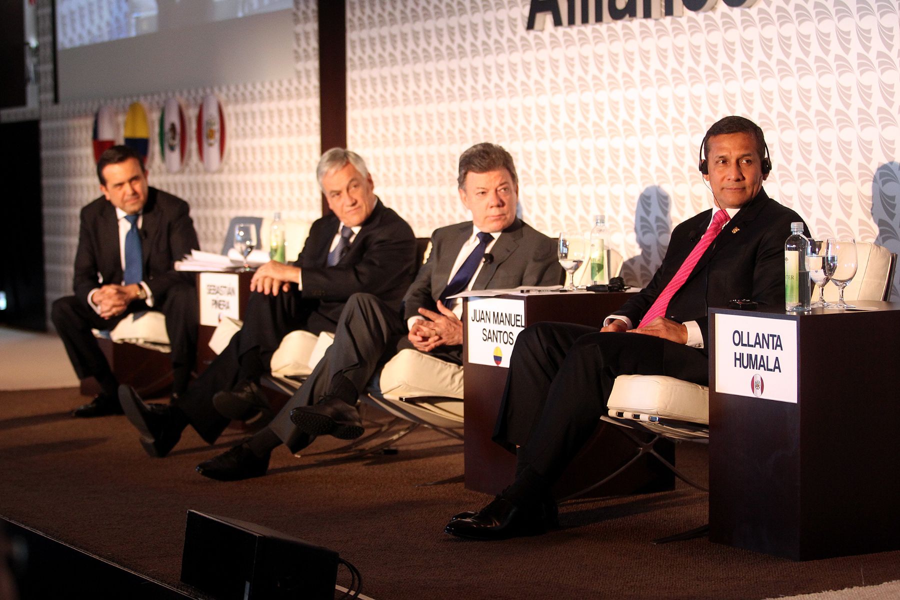 NEW YORK EEUU SETIMBRE 25 Foro Empresarial de la Alianza del Pacífico contó con la participación del presidente Ollanta Humala y sus homólogos de Colombia, Chile y México
Foto: Andina/Prensa Presidencia