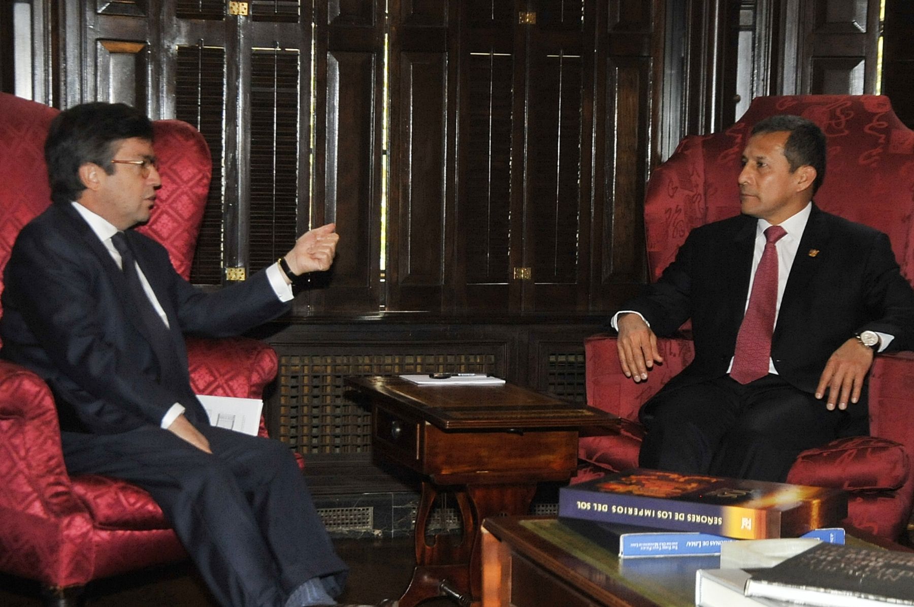 NEW YORK,EEUU SETIEMBRE 26. El Presidente de la República Ollanta Humala Tasso, recibió al presidente del Banco Interamericano de Desarrollo (BID), Alberto Moreno, esta mañana y ambos sostuvieron una reunión de trabajo en Nueva York.
Foto:Andina/Prensa Presidencia