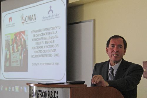 Doctor Luis Bromley inauguró evento de capacitación a personal de salud. Foto: Difusión